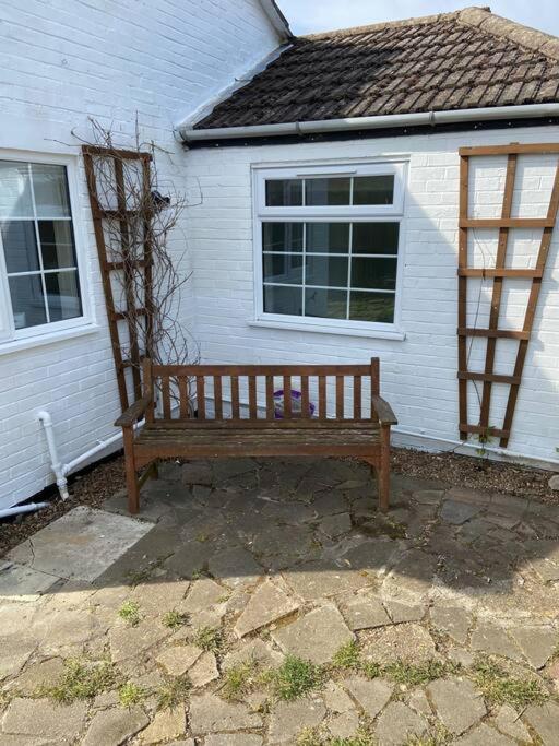 Field Cottage Whittlesey Bagian luar foto