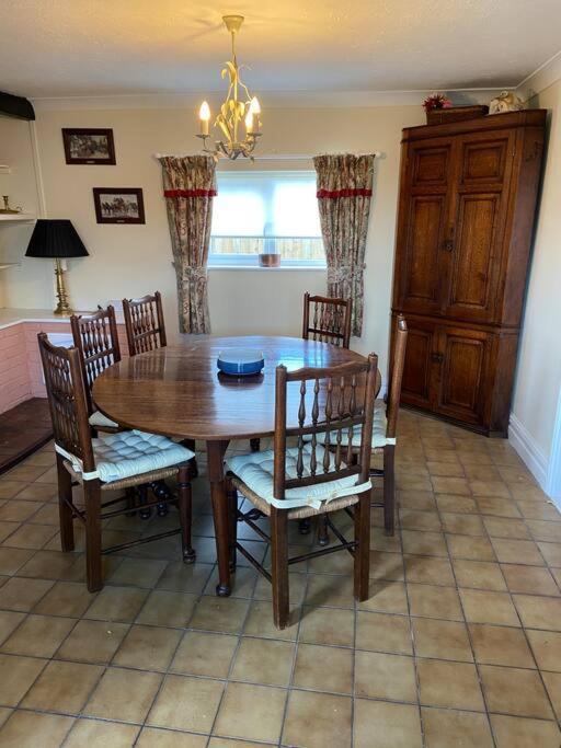 Field Cottage Whittlesey Bagian luar foto