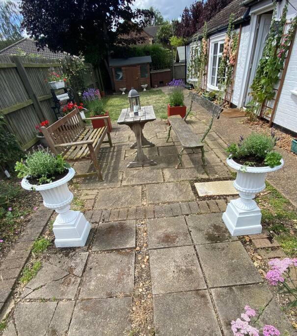 Field Cottage Whittlesey Bagian luar foto