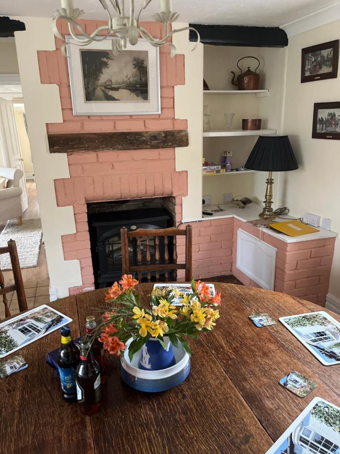 Field Cottage Whittlesey Bagian luar foto