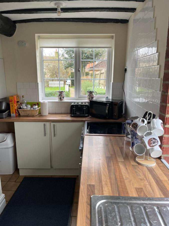 Field Cottage Whittlesey Bagian luar foto