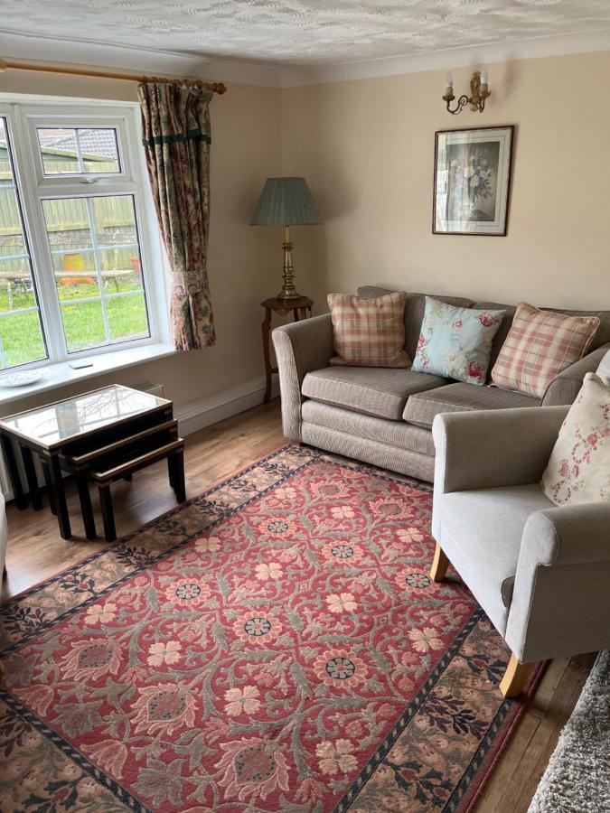 Field Cottage Whittlesey Bagian luar foto